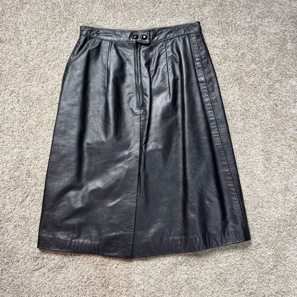 Black Knee-Length A-Line Pleated Skirt